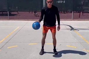 如何结合智能放松和传统拉伸提升篮球训练效果?